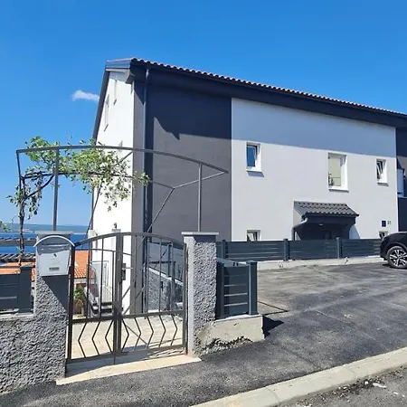 Apartments Blazevic, Heated Pool&Jacuzzi Dramalj Extérieur photo