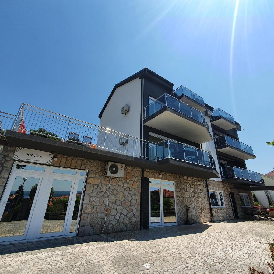 Blazevic, Heated Pool&jacuzzi * Dramalj